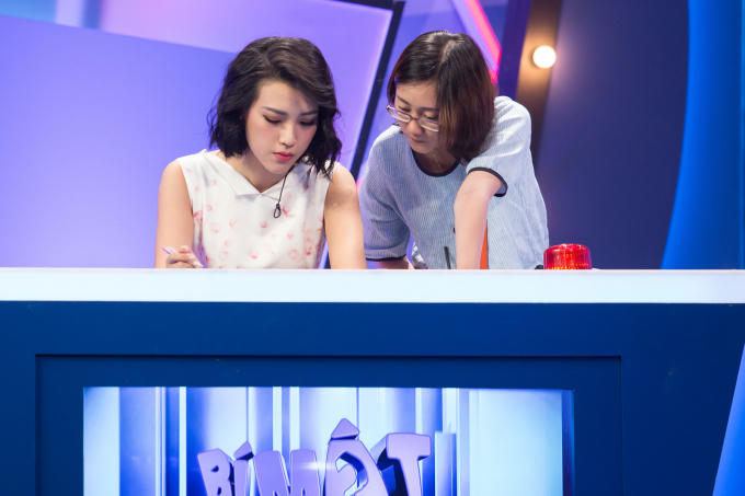 MC Hoàng Oanh bất ngờ được Gil Lê hỏi cưới