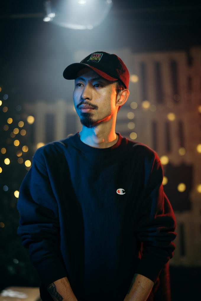 Âm thầm ra ca khúc, "Đố em biết anh đang nghĩ gì" của rapper Đen đạt gần 2 triệu views.