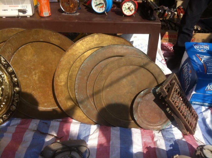 D&ograve;ng người tấp nập dồn về chợ &ldquo;Mua may, b&aacute;n rủi&rdquo; trước giờ khai hội