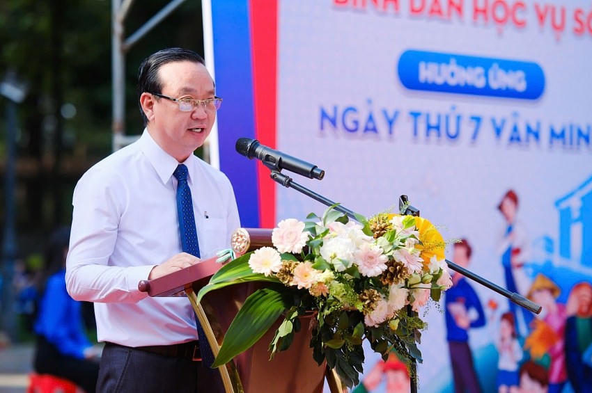 Ông Bùi Minh Thạnh, Phó Chủ tịch UBND tỉnh biểu dương tinh thần xung kích, sáng tạo của tuổi trẻ Bình Dương.