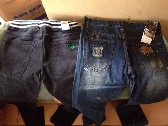 179 chiếc quần bò đều có nhãn hiệu thời trang nổi tiếng nước ngoài như: LASCOSTE, ADIDAS, D&G