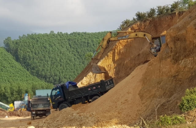 Công ty Quốc Kỳ khai thác đất san lấp vượt 121% công suất cho phép
