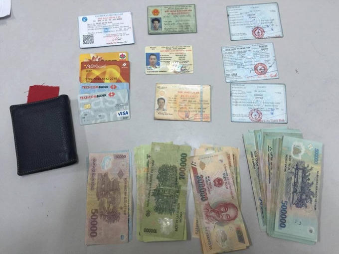 Tài sản các chiến sĩ CSGT đội 14 nhặt được.