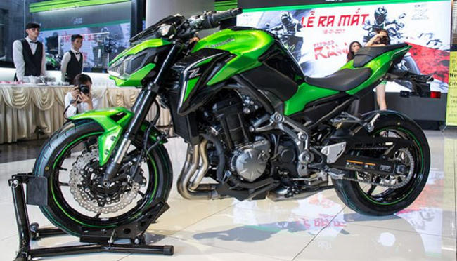 Xe Kawasaki Z900 ABS dính lỗi lỗ giá bắt giảm xóc sau. (Ảnh: Báo Đời sống và Pháp luật)