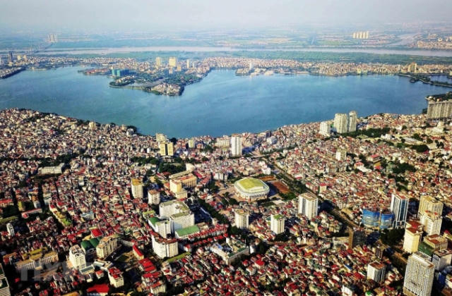 Hà Nội nỗ lực giảm thiểu ô nhiễm môi trường nước hồ Tây