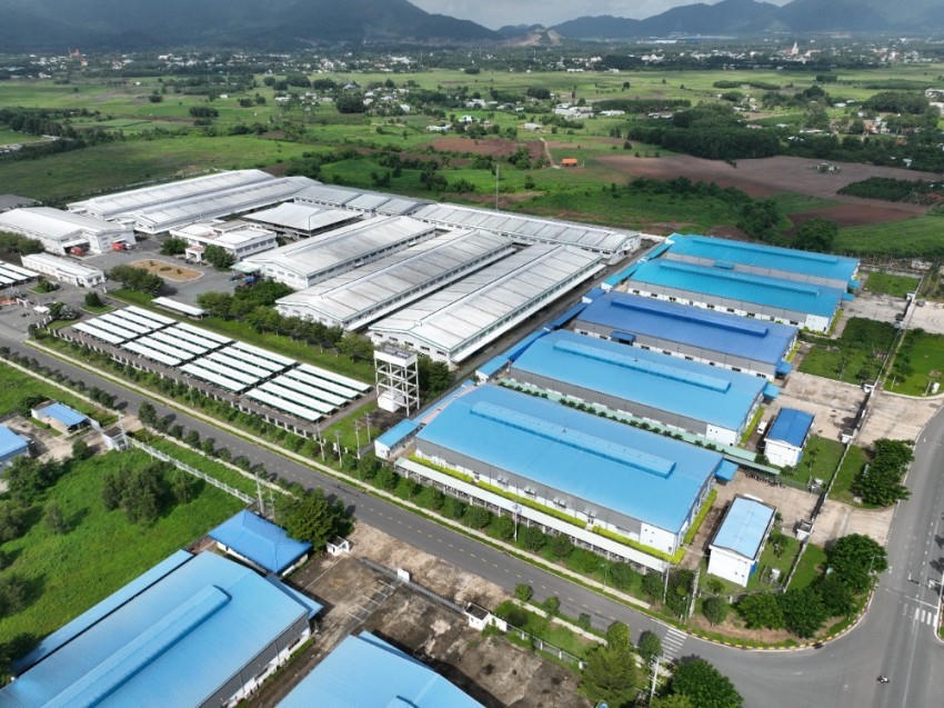 Vi phạm công bố thông tin Công ty CP Sonadezi Châu Đức bị xử phạt.