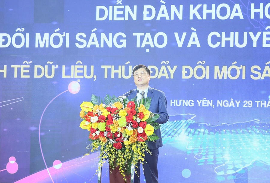 Ông Phạm Văn Nghiêm, Tỉnh ủy viên, Phó Chủ tịch UBND tỉnh phát biểu khai mạc diễn đàn.