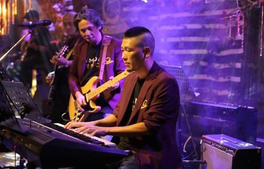 F856E5AB-A69E-4104-B124-C14D286D2817.