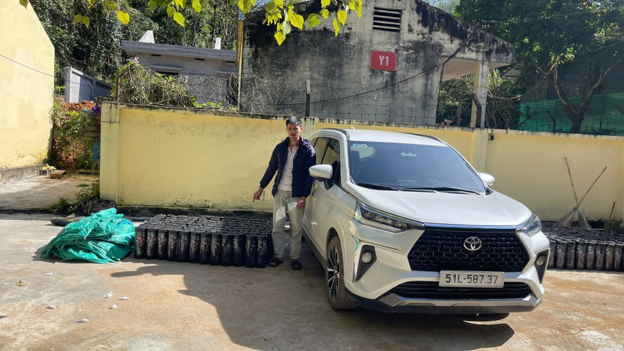 Đối tượng Nguyễn Văn Thành cùng tang vật bị lực lượng chức năng thu giữ