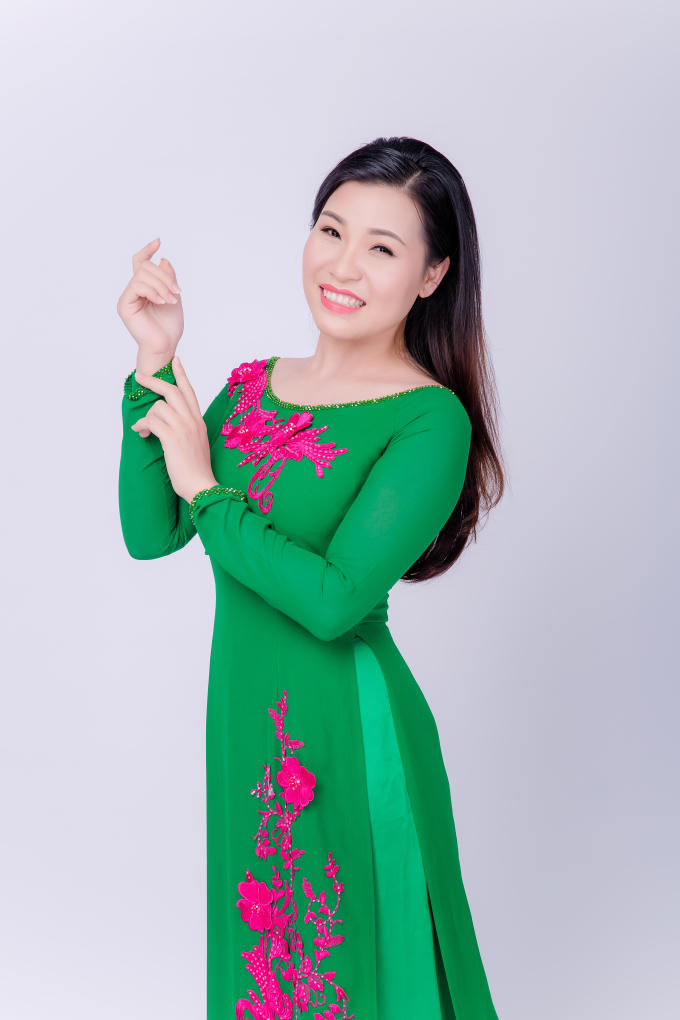 Ca sĩ B&ugrave;i Th&uacute;y ra MV k&ecirc;u gọi ủng hộ đồng b&agrave;o miền Trung