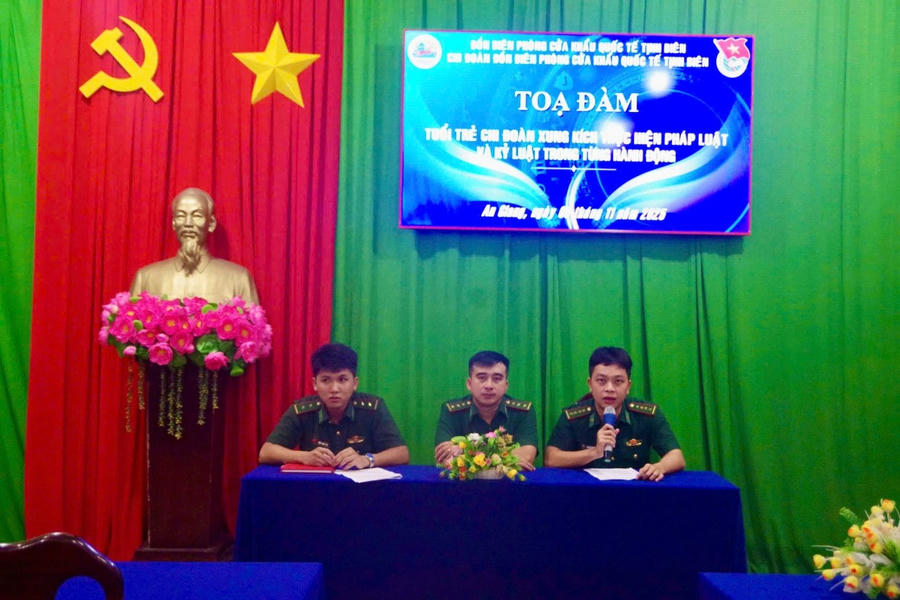 Chi đoàn Đồn Biên phòng cửa khẩu quốc tế Tịnh Biên tổ chức tọa đàm “Tuổi trẻ Chi đoàn xung kích thực hiện pháp luật và kỷ luật trong từng hành động”
