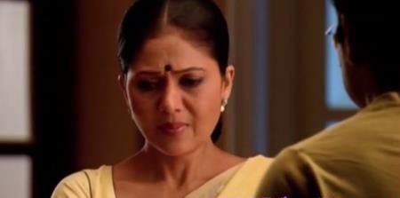 Thím Mina thót tim vì sợ mọi chuyện năm xưa bị bại lộ.