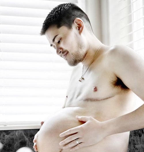 Đàn ông có thể mang bầu vào năm 2020. Ảnh minh họa. Nguồn: AP