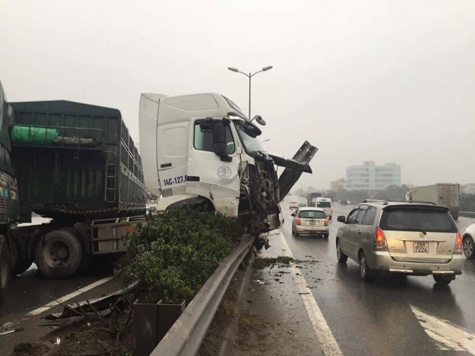 Vụ tai nạn đặc biệt nghiêm trọng trên cầu Thanh trì.