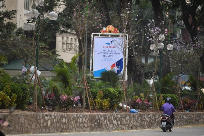 H&agrave; Nội trang ho&agrave;ng đường phố ch&agrave;o đ&oacute;n hội nghị thượng đỉnh Mỹ - Triều