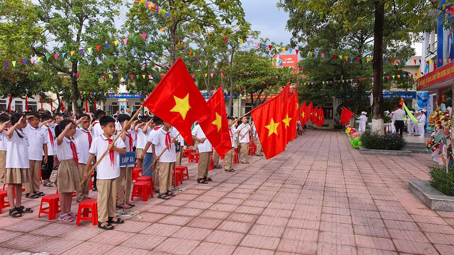 Nhà trường phấn đấu, vươn lên “Xây dựng để được công nhận trường đạt chuẩn Quốc gia mức độ 2”