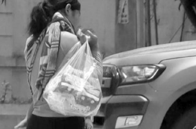 Đau lòng phiên toà xử người mẹ bán con lấy hơn 30 triệu đồng