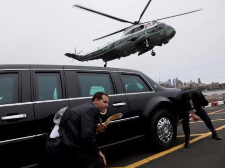 Cận cảnh đội mật vụ bảo vệ &ocirc;ng Donald Trump