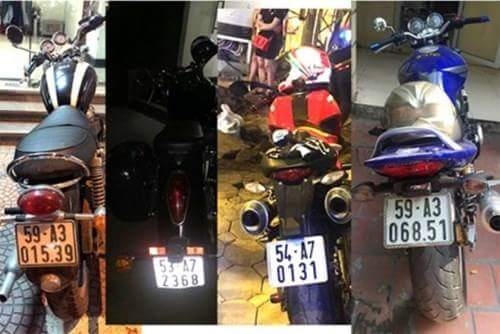 Hàng loạt "xế khủng" bị tạm giữ.