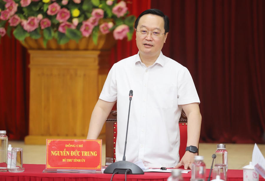Bí thư Tỉnh ủy Nghệ An Nguyễn Đức Trung: 