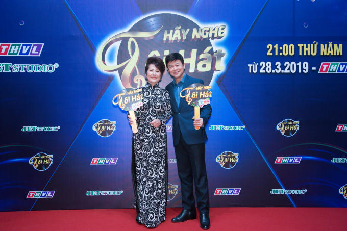Hai danh ca Phương Dung và Thái Châu.