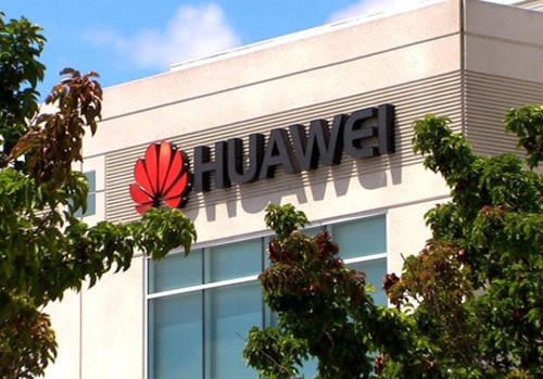 Các chuyên gia lo ngại, việc các công ty viễn thông hàng đầu của Việt Nam sử dụng sản phẩm Huawei sẽ dẫn đến nguy cơ bị giám sát, nghe lén, theo dõi - Ảnh: ZDNet