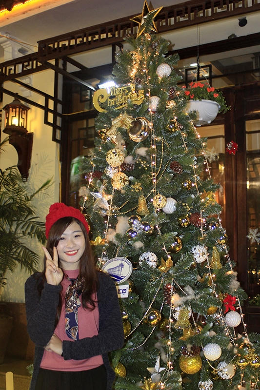 Phố phường H&agrave; Nội lung linh đ&oacute;n Gi&aacute;ng sinh