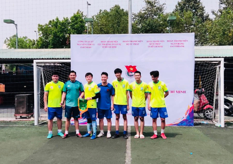 6864F191-5140-4E10-93D2-43B35A30652B.