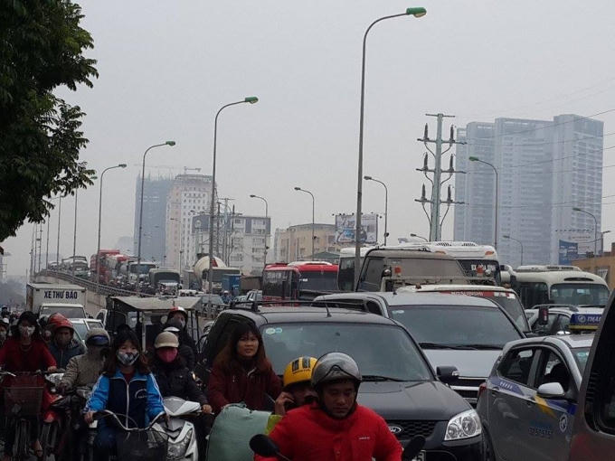 Giao thông ùn tắc trầm trọng vào dịp cuối năm.