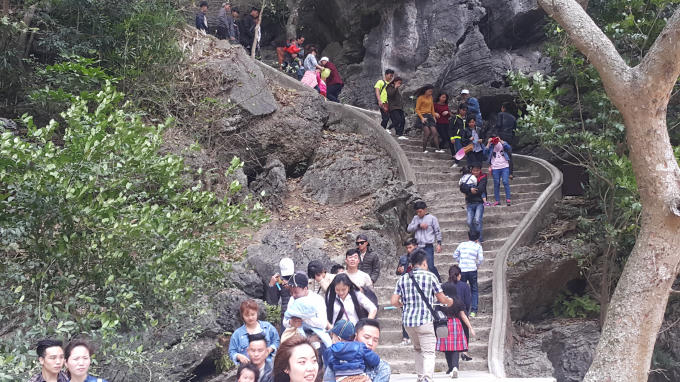 Chùa Đông Am Tiên được rất nhiều du khách lựa chọn là diểm du xuân đầu năm.