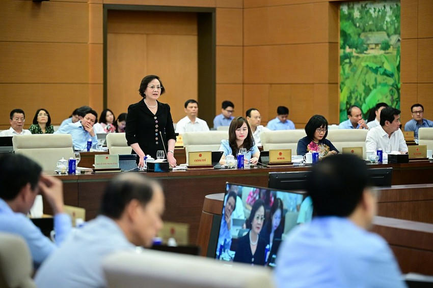 Bộ trưởng Bộ Nội vụ Phạm Thị Thanh Trà giải trình, làm rõ một số ý kiến đại biểu nêu.