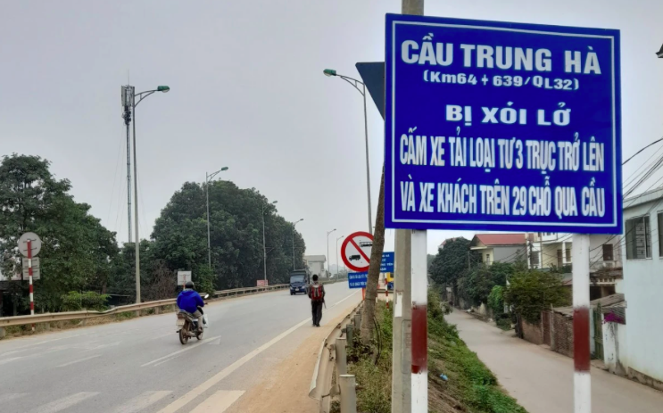 Cho phép ô tô dưới 7 chỗ qua cầu Trung Hà nối Hà Nội - Phú Thọ.