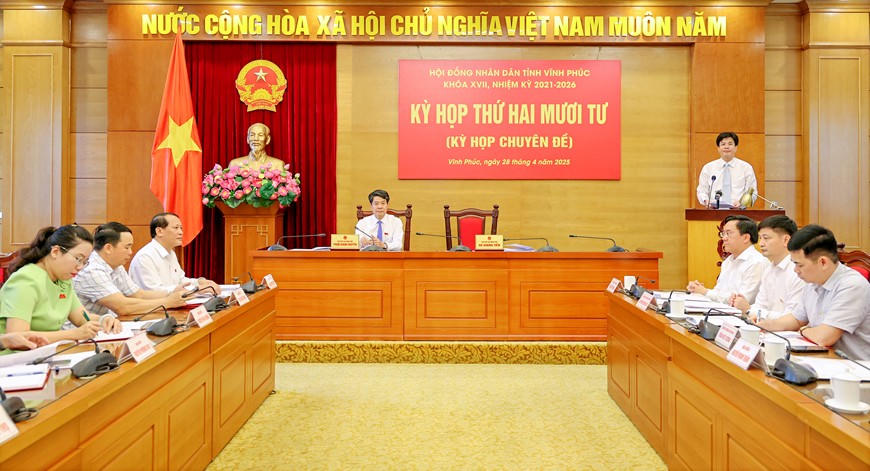Phó Chủ tịch HĐND tỉnh Hà Quang Tiến phát biểu bế mạc kỳ họp. (Ảnh: CTT tỉnh Vĩnh Phúc)