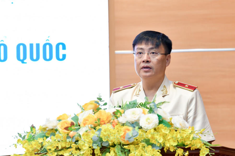 Thiếu tướng Nguyễn Thanh Liêm, Giám đốc Công an tỉnh đọc diễn văn tại lễ kỷ niệm.