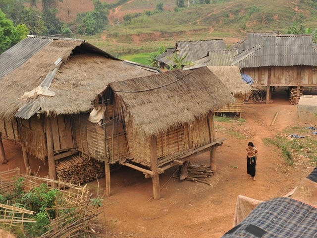 Thôn Hay (xã Nậm Hăn, huyện Sìn Hồ) gồm gần 50 hộ với hơn 200 nhân khẩu là người Khơ Mú, là một trong những thôn đặc biệt khó khăn của tỉnh Lai Châu. Ảnh: Mạc Li/Phanbonvietnam.com.vn.