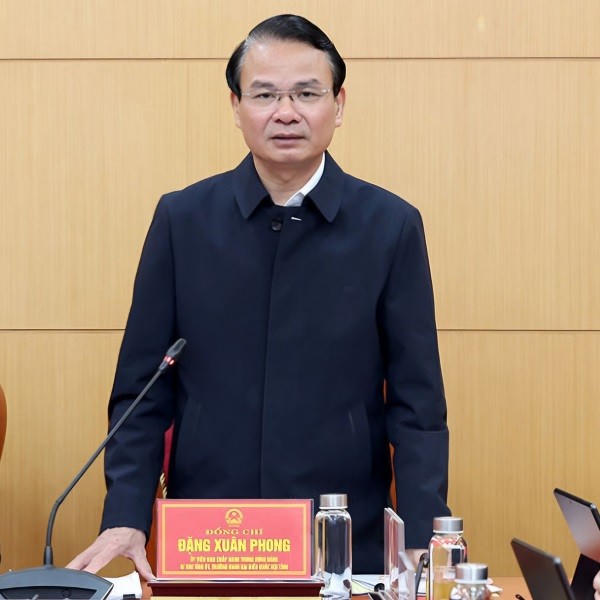 Bí thư Tỉnh ủy Ninh Bình, ông Đặng Xuân Phong phát biểu tại hội nghị.