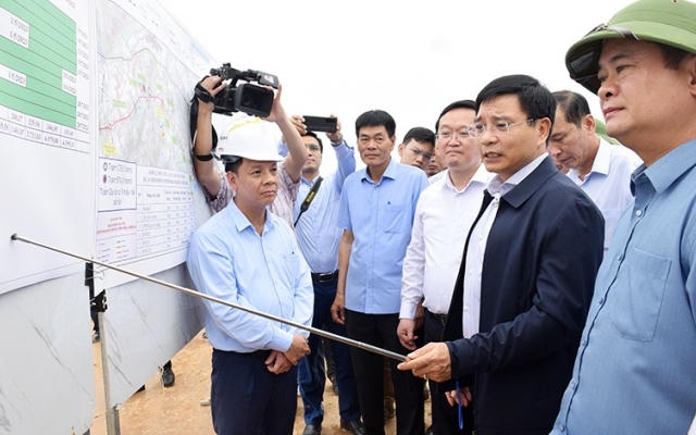 Tập trung cao độ để hoàn thành cao tốc Bắc - Nam đoạn qua Nghệ An đúng tiến độ