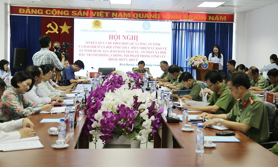 Hội nghị sơ kết công tác phối hợp giữa Công an tỉnh Bình Dương và BHXH tỉnh Bình Dương.