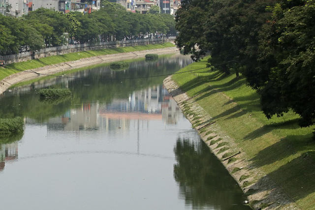Nước sông Tô Lịch trở nên