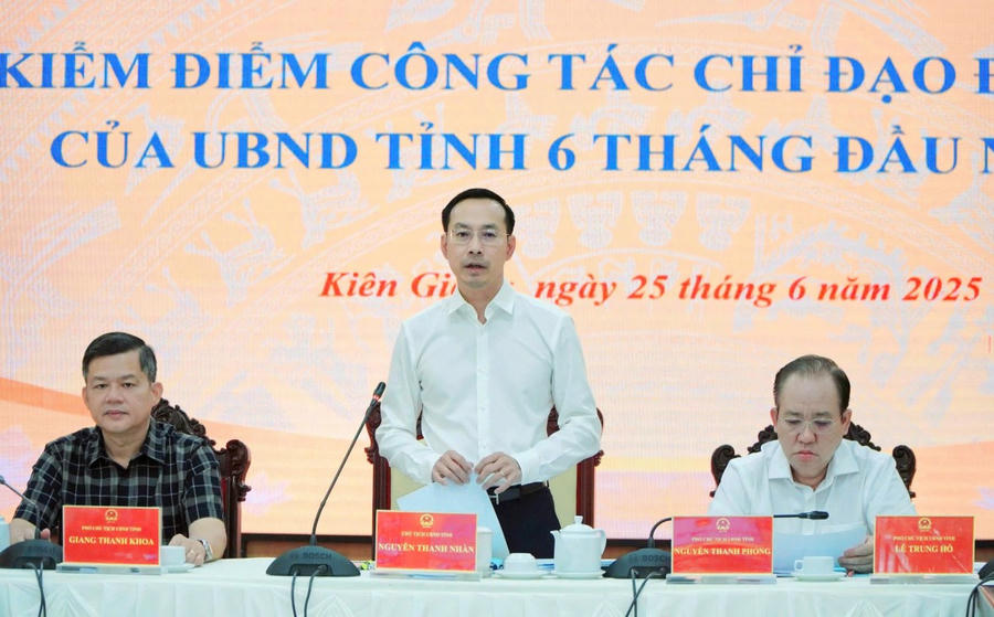 Chủ tịch UBND tỉnh Kiên Giang Nguyễn Thanh Nhàn chủ trì Hội nghị kiểm điểm chỉ đạo điều hành của UBND tỉnh 6 tháng đầu năm 2025