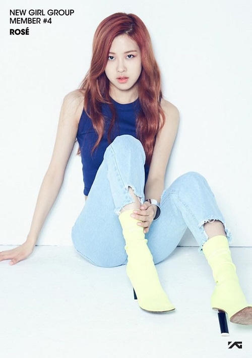 ROSÉ, tên thật là Park Chaeyoung, SN 11/2/1997. Sinh ra và lớn lên tại Melbourne & Box Hill (Úc). Từng đạt giải nhất YG Audition tại Australia năm 2012.