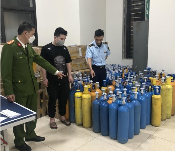 Lực lượng chức năng đã lập biên tạm giữ 163 bình khí N20.