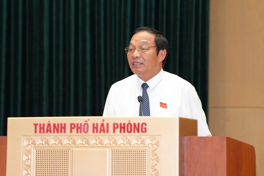 Chủ tịch HĐND thành phố Lê Văn Hiệu phát biểu bế mạc.
