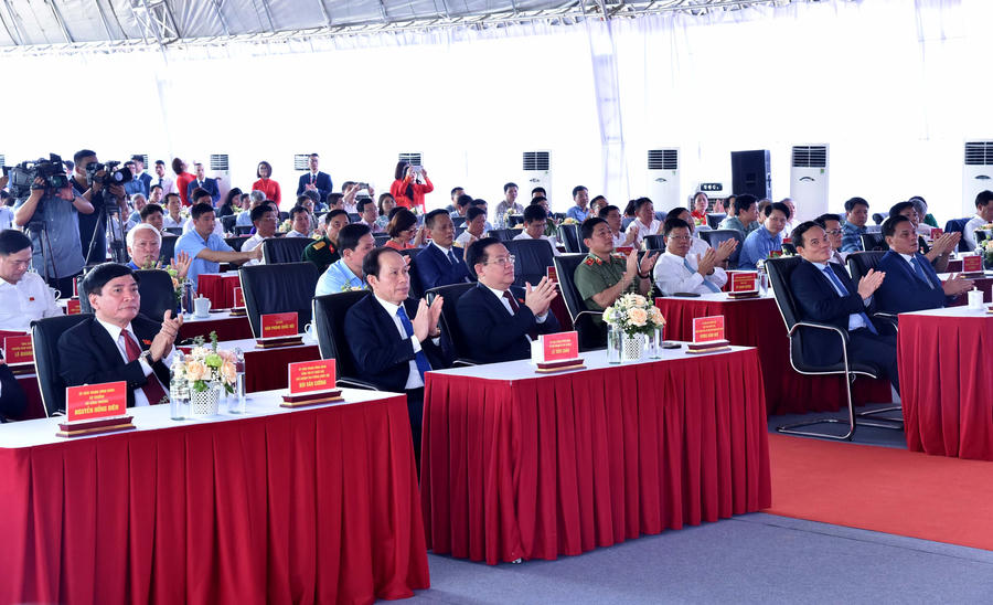 a2 cac dai bieu du buoi le