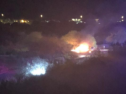 Hình ảnh chiếc máy bay PA-24 bốc cháy . (Ảnh: USA TODAY)