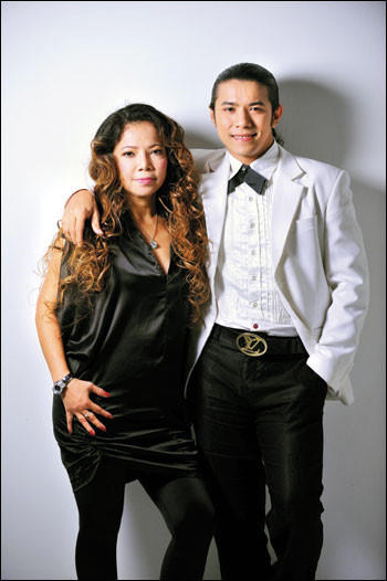 Kasim Hoàng Vũ và mẹ.