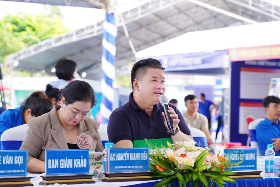 Ban giám khảo chương trình Ngày hội khởi nghiệp quốc gia của học sinh, sinh viên tại TP HCM vào ngày 20/4/2025.