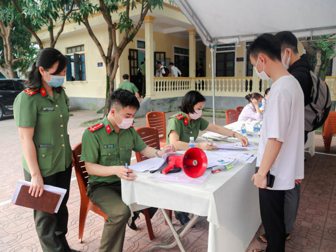 ơ tuyển và khám sức khỏe thí sinh dự thi vào các Học viện, Trường CAND năm 2021