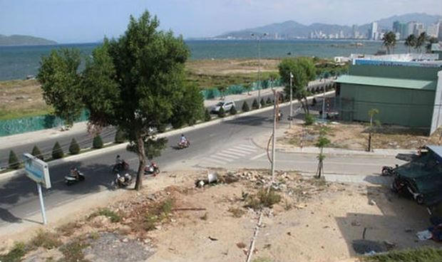 Khu đất cấp cho 3 l&atilde;nh đạo đầu ng&agrave;nh nằm tr&ecirc;n đường Phạm Văn Đồng