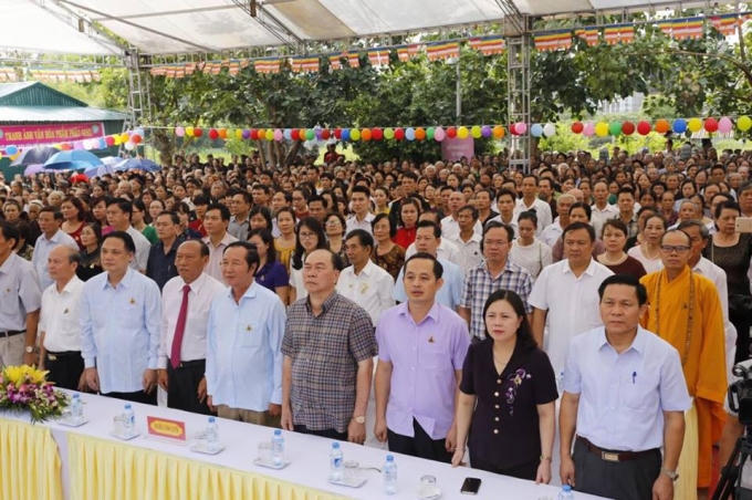 Nhiều lãnh đạo trong và ngoài tỉnh có mặt tham gia Đại lễ phật ngọc hòa bình thế giới.